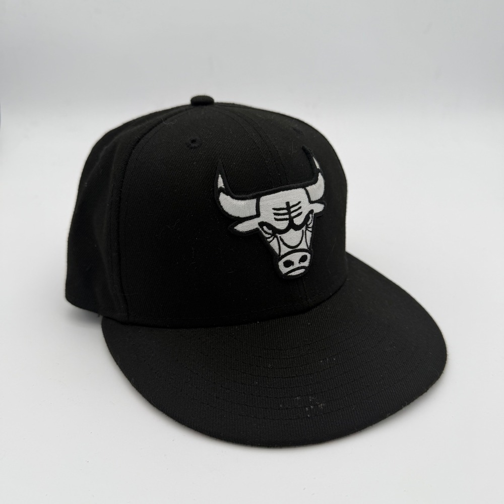 New Era 9FIFTY Chicago Bulls Snapback Hat Youth Black White NBA Flat Brim Cap